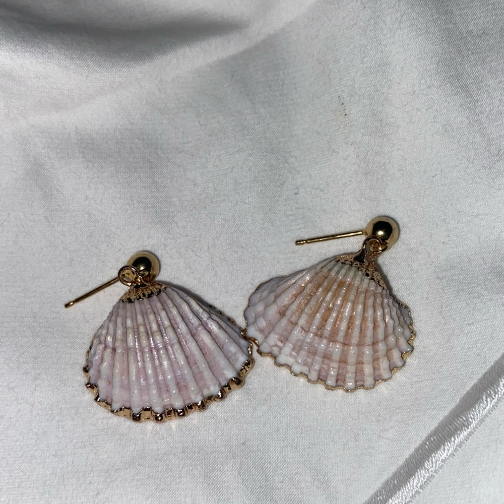 Never worn Shell earrings ๐ธ๐ - Picture 2 of 4